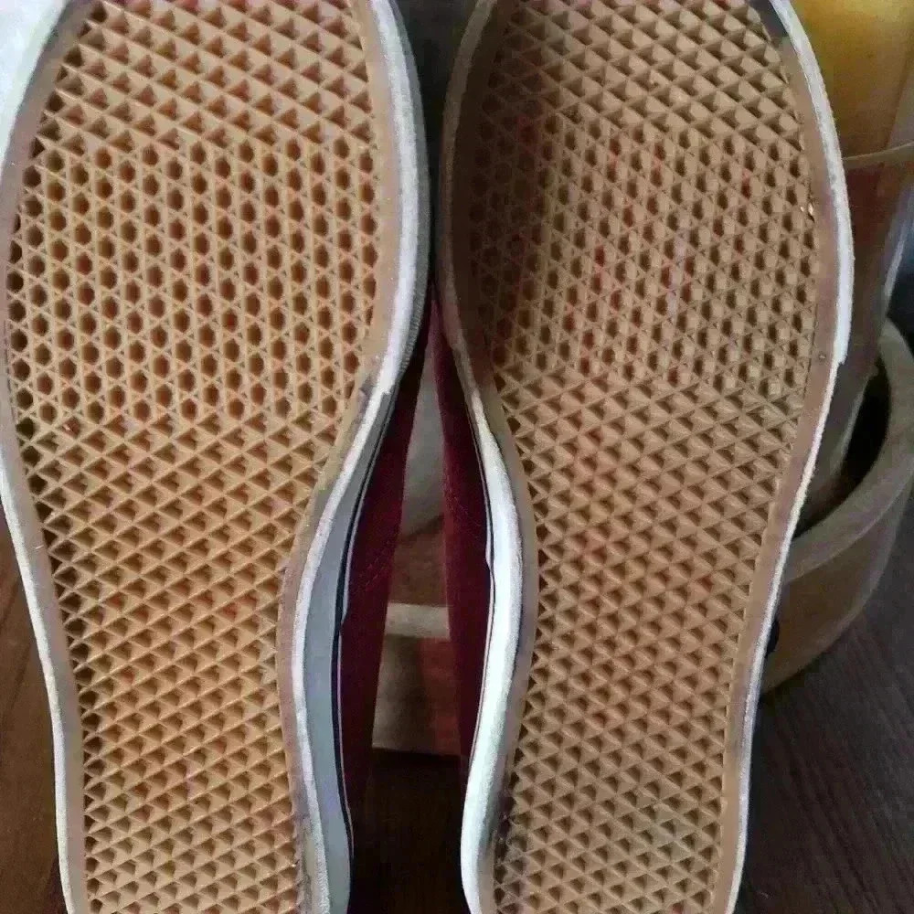 Vans - Picture 4 of 5